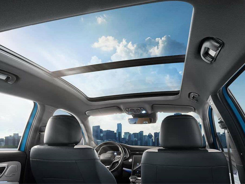 Roewe RX5 Max — справочные фотографии комплектации, Интерьер 1