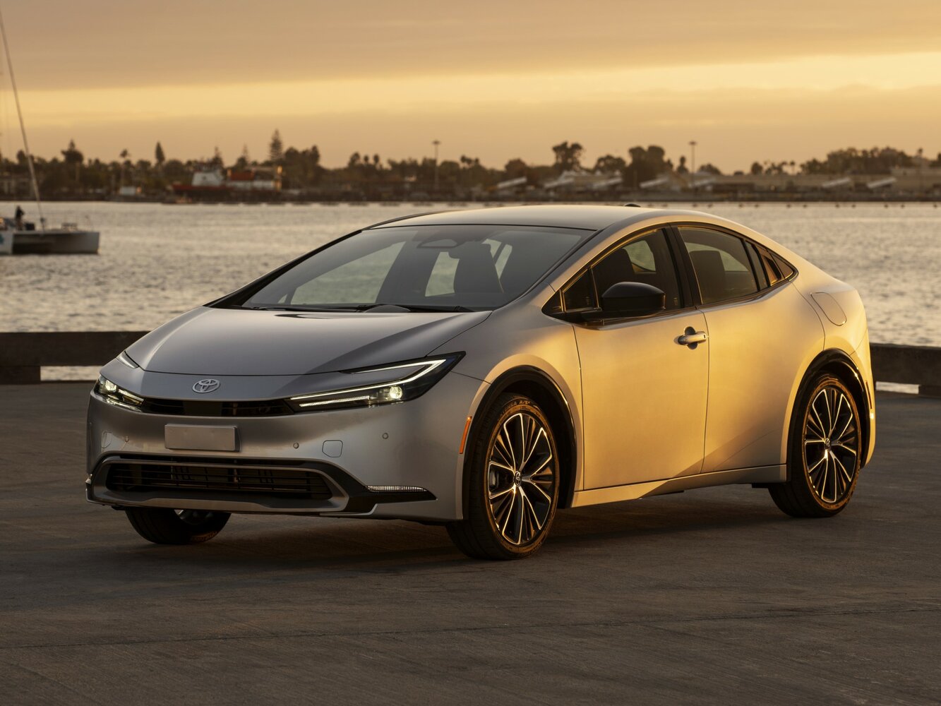 Toyota Prius 2.0 PHEV XSE