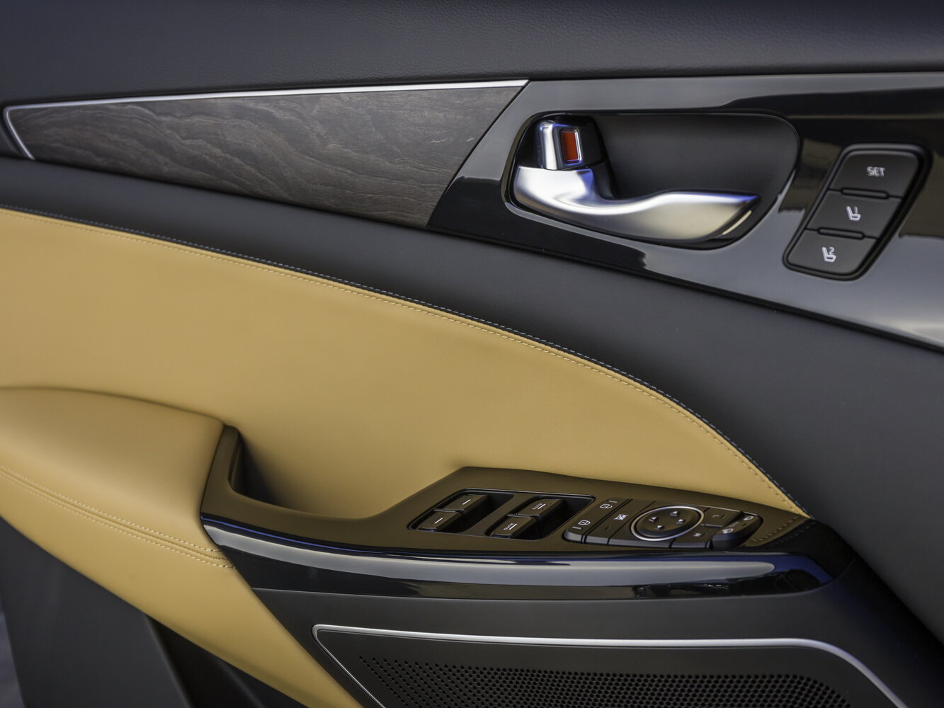Kia K7 2.5 GDI Noblesse