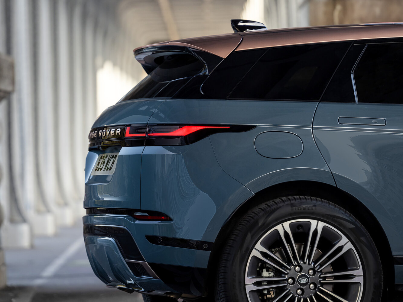 Land Rover Range Rover Evoque — справочные фотографии комплектации, Задняя фара