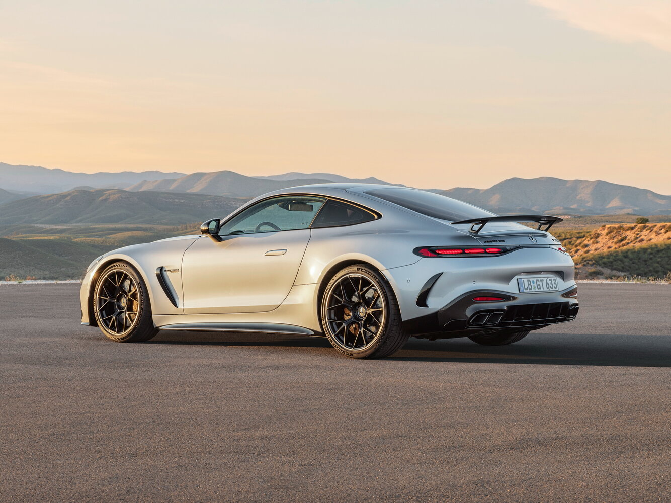 Mercedes-Benz AMG GT 4 43 4MATIC+