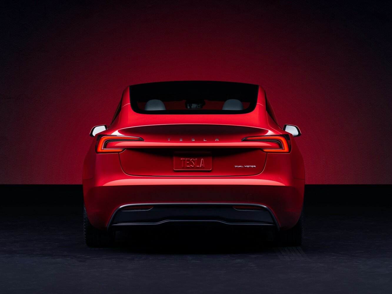 Tesla Model 3 AWD