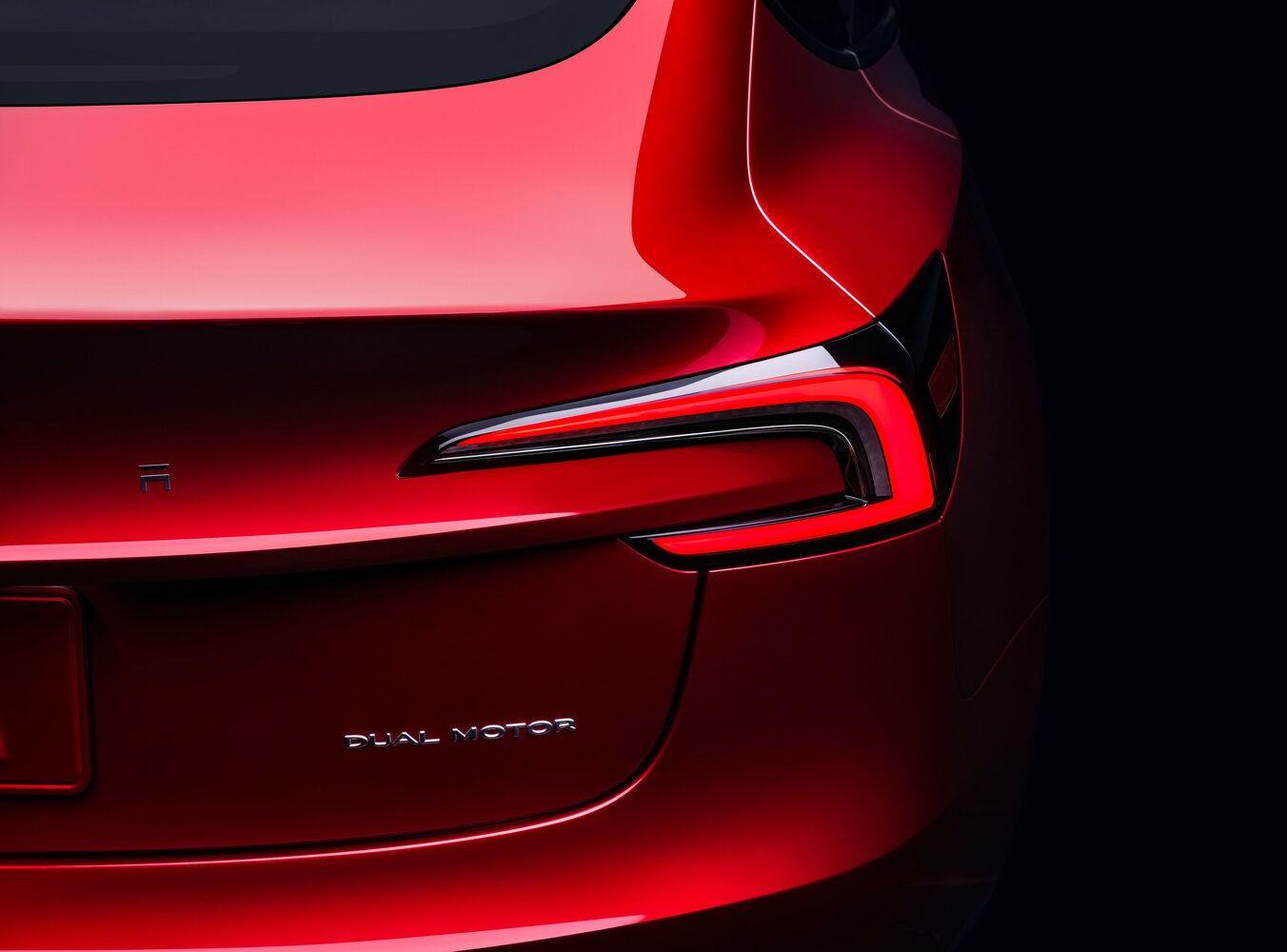 Tesla Model 3 — справочные фотографии комплектации, Задняя фара