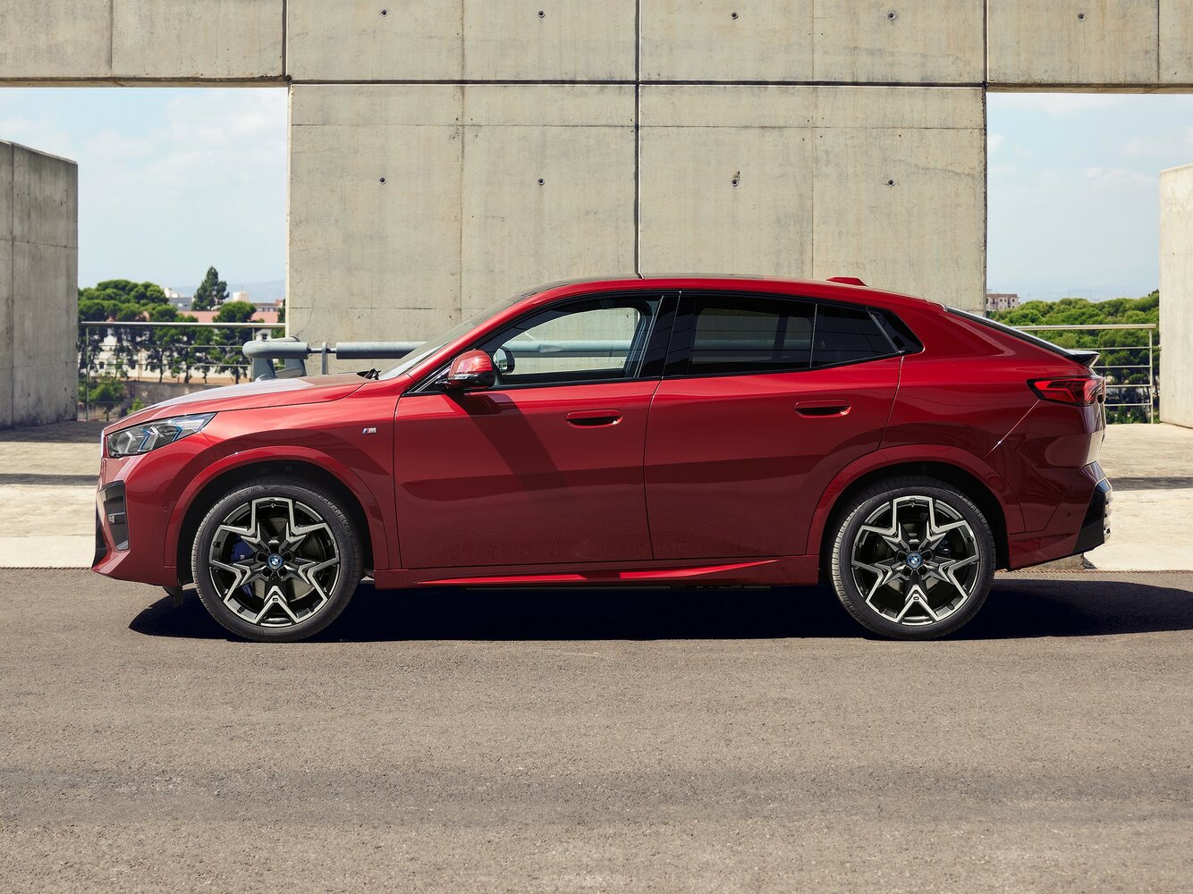 BMW iX2 eDrive 20 M Sport