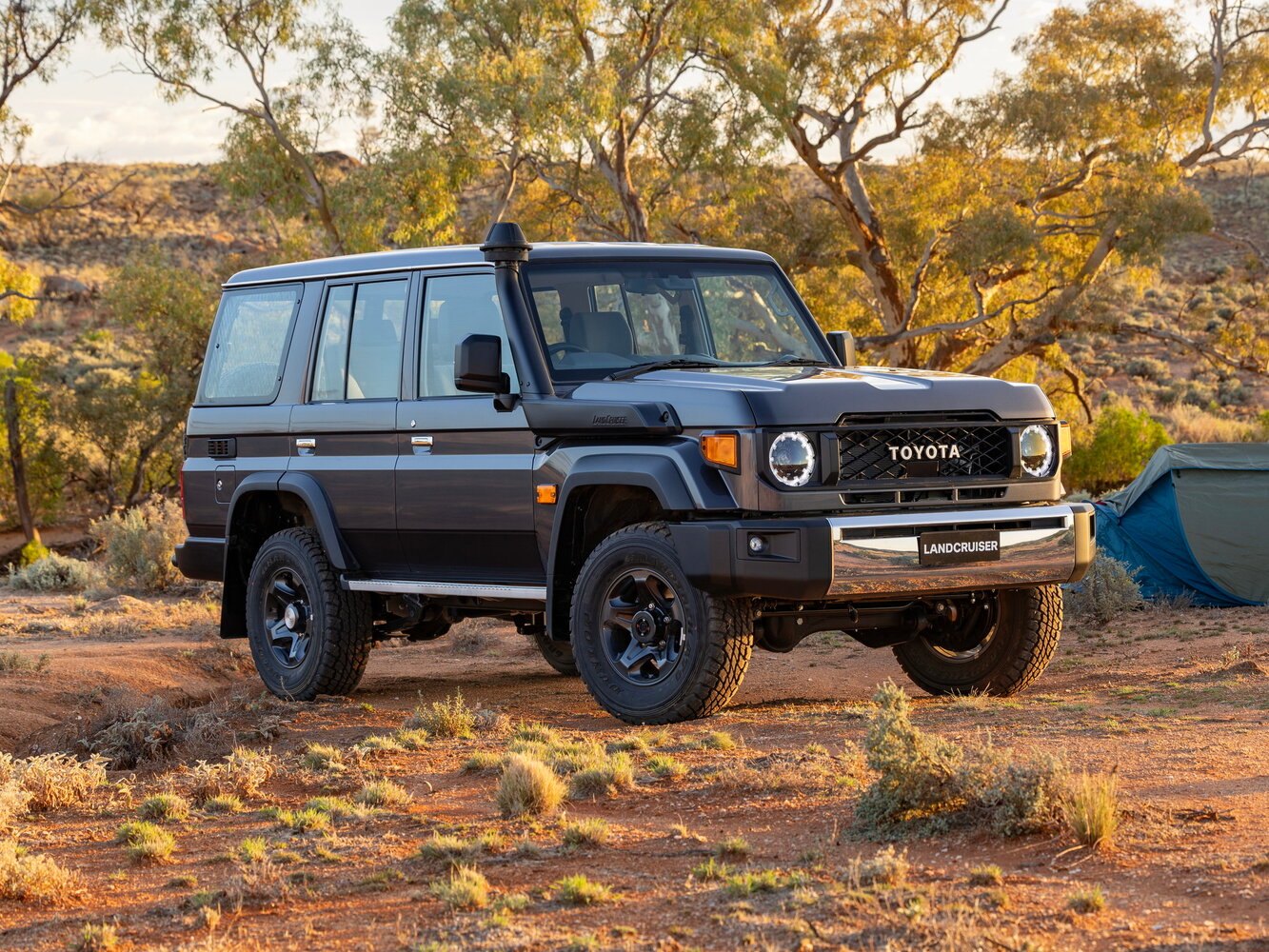 Toyota Land Cruiser 70 2023 4.0L MT 5 мест