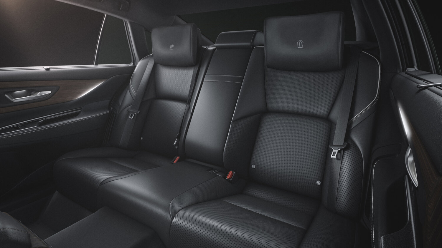 Toyota Crown 2.5 4WD Hybrid