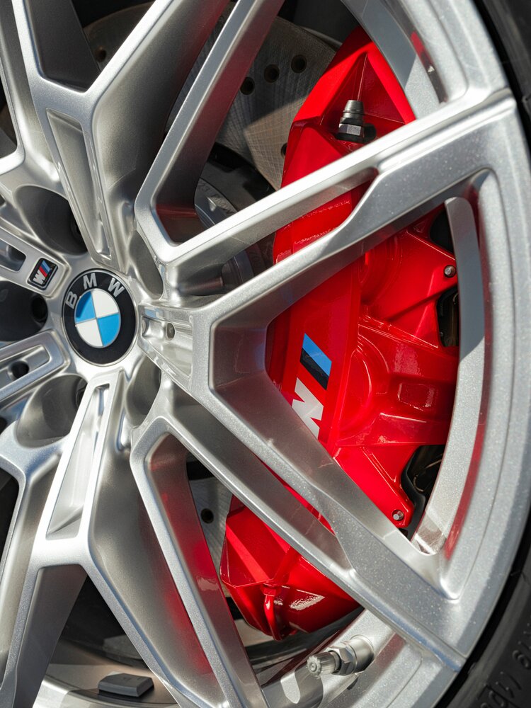 BMW M4 — справочные фотографии комплектации, Диск