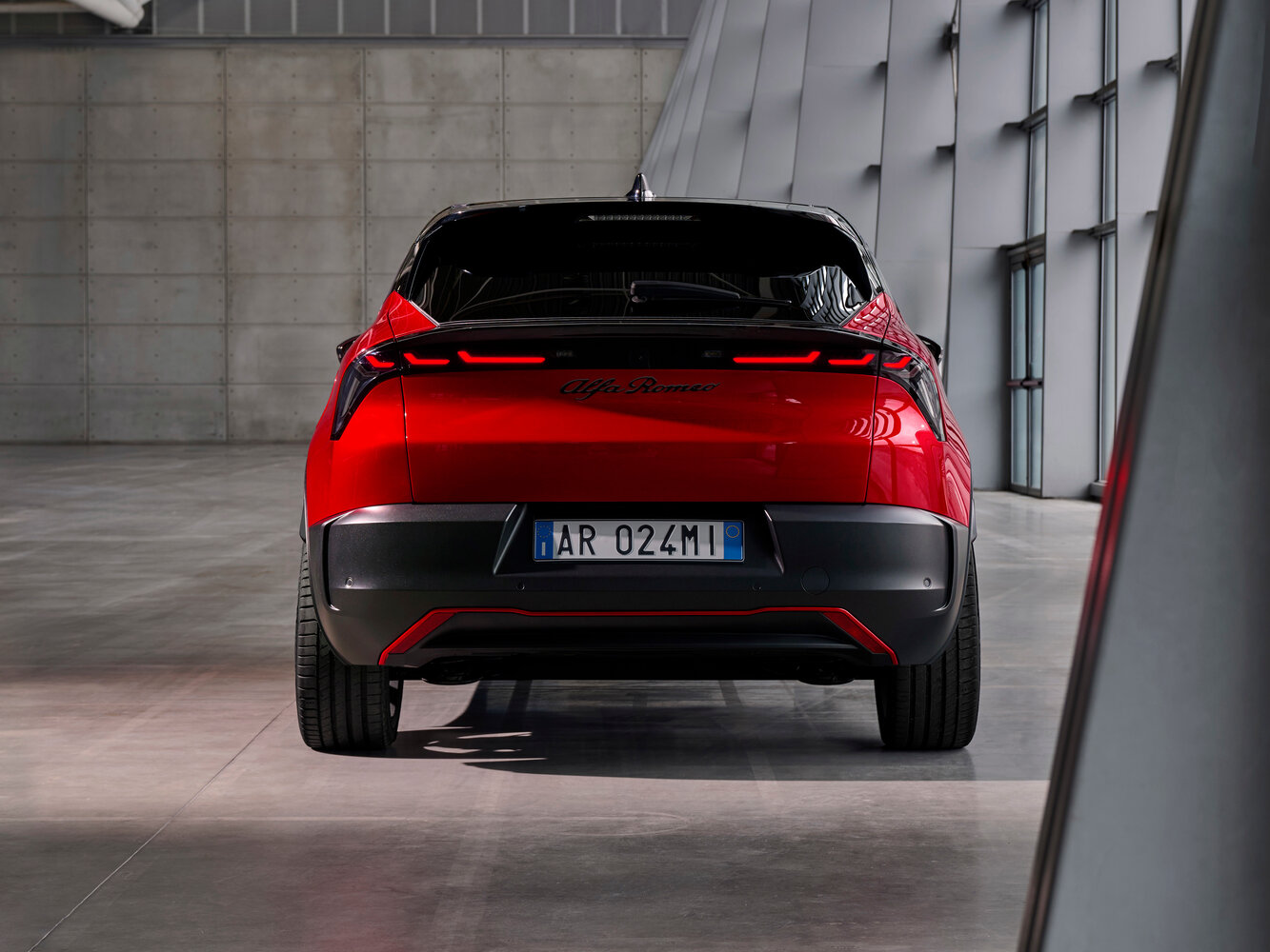 Alfa Romeo Junior — справочные фотографии комплектации, Сзади