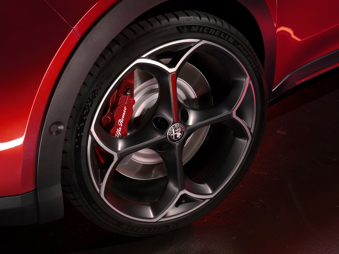 Alfa Romeo Junior — справочные фотографии комплектации, Диск