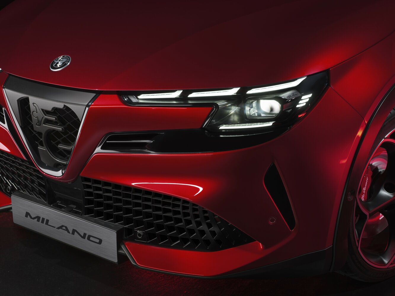 Alfa Romeo Junior — справочные фотографии комплектации, Передняя фара