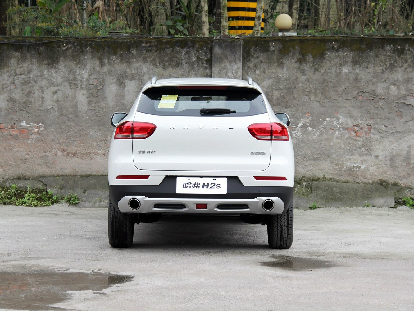 Haval H2s — справочные фотографии комплектации, Сзади