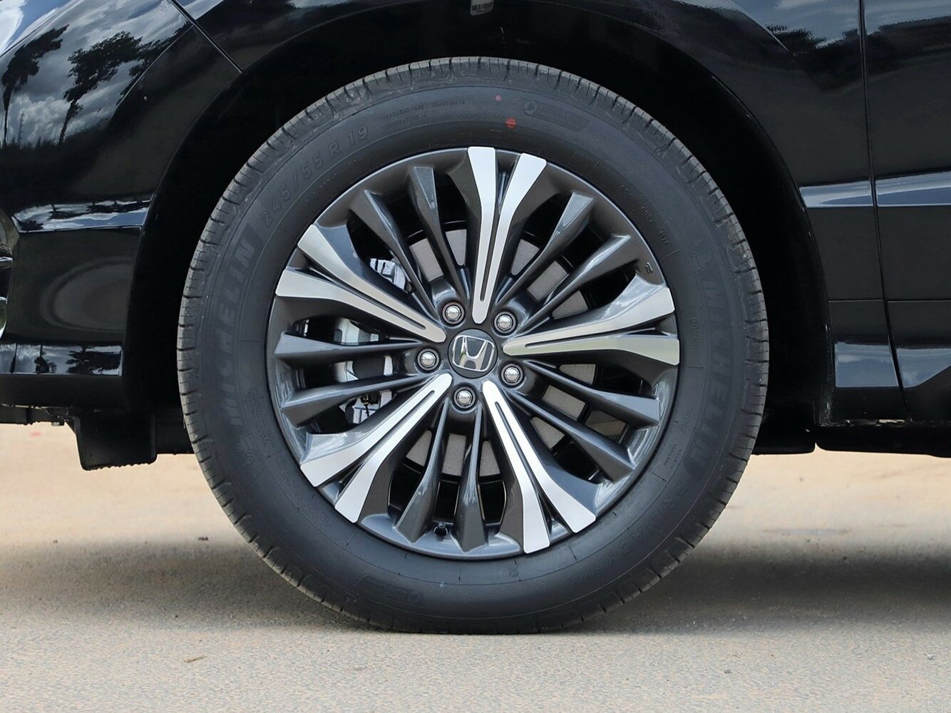 Honda UR-V — справочные фотографии комплектации, Диск