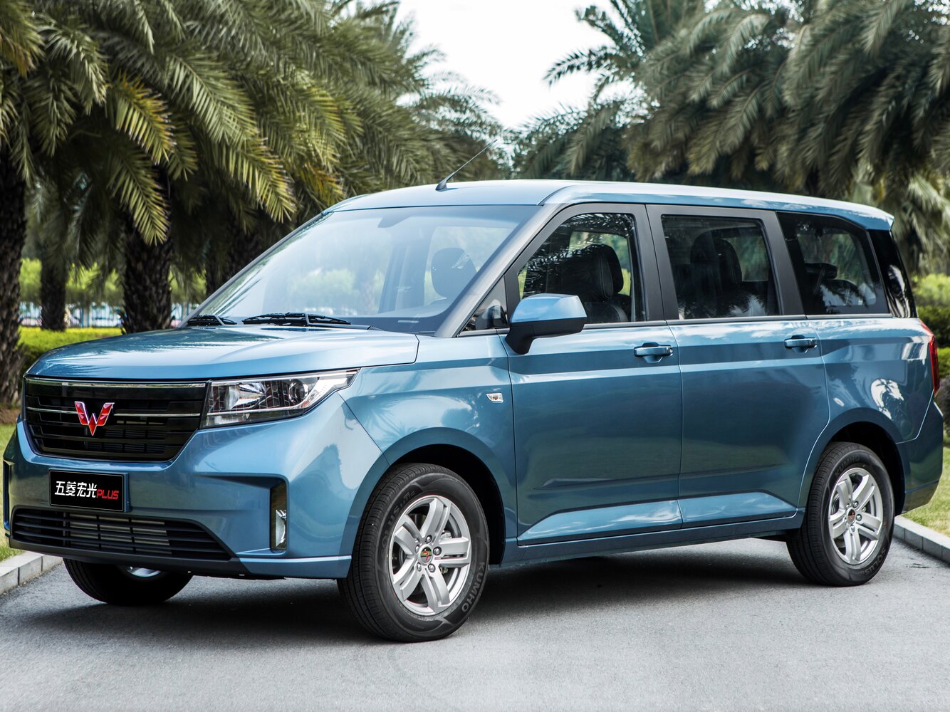 Wuling Hongguang Plus PLUS 2020 1.5L MT 5 мест