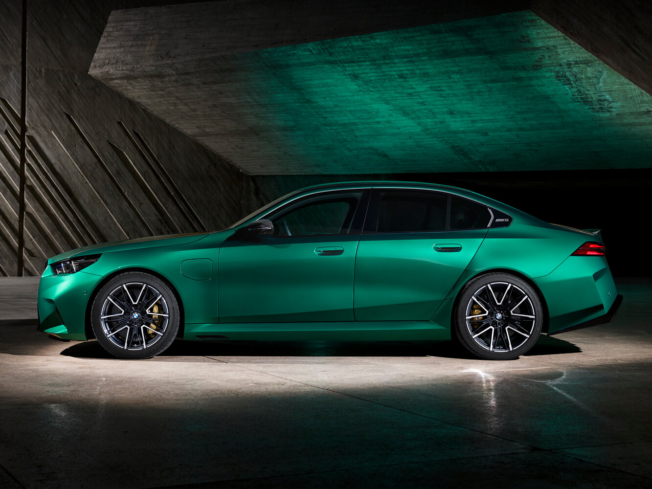BMW M5 Sedan