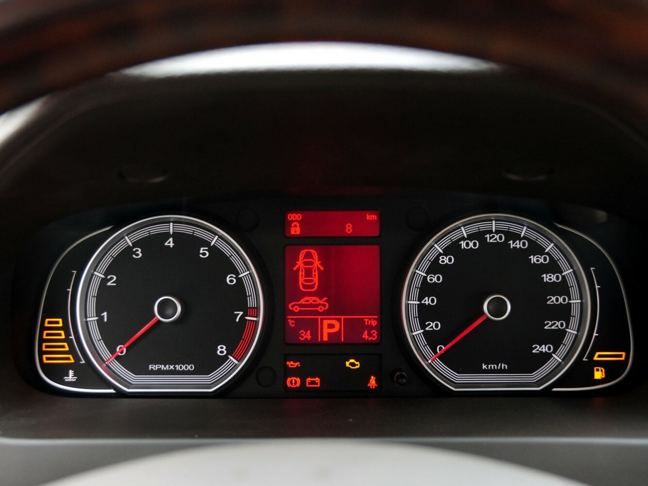 Roewe 750 — справочные фотографии комплектации, PP