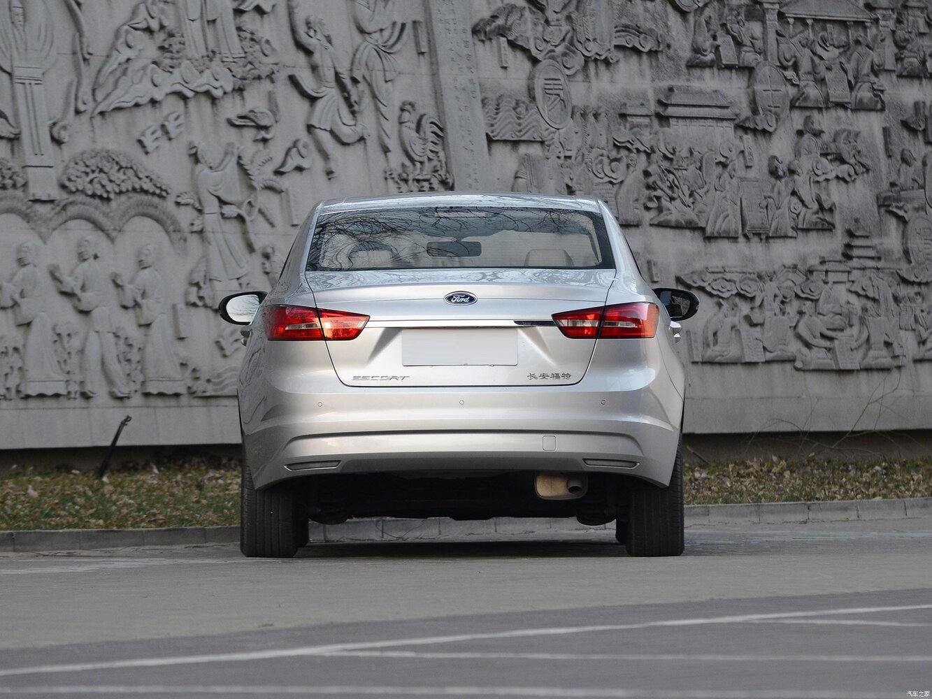 Ford Escort 2015 1.5L AT Fashion