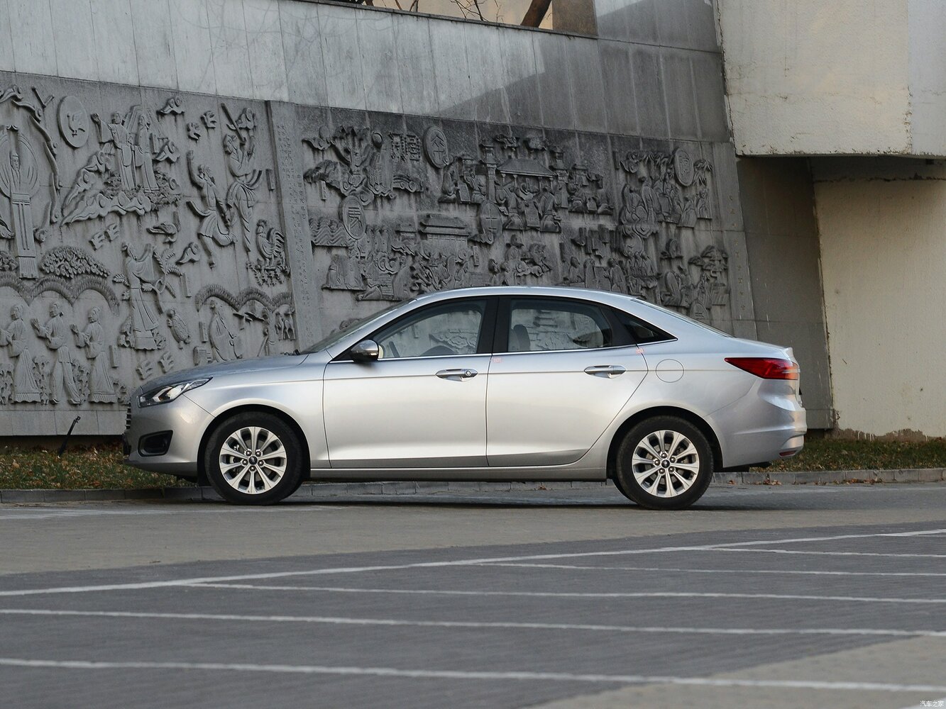Ford Escort 2015 1.5L AT Fashion