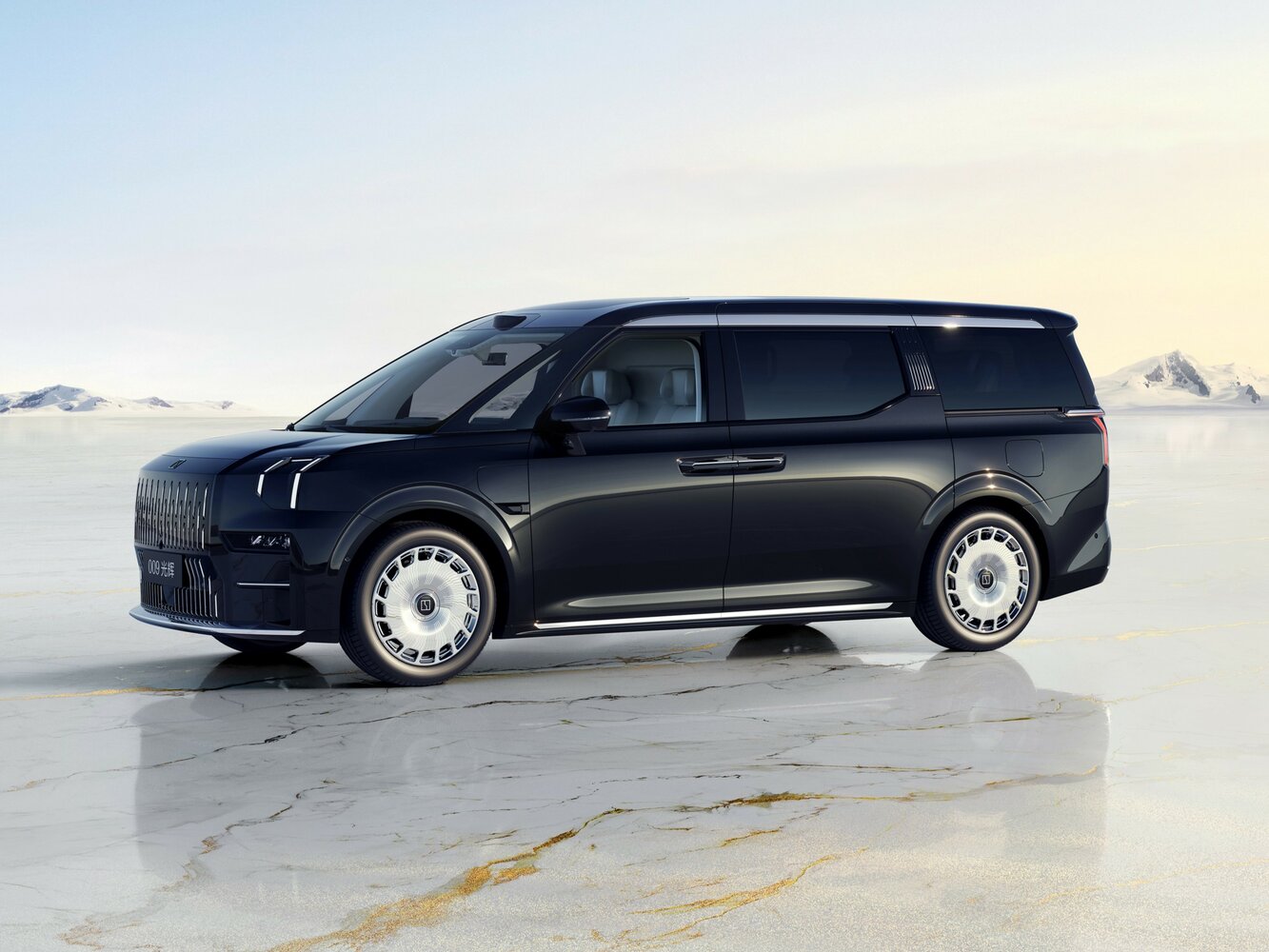 Zeekr 009 2024 мест Executive 140kWh
