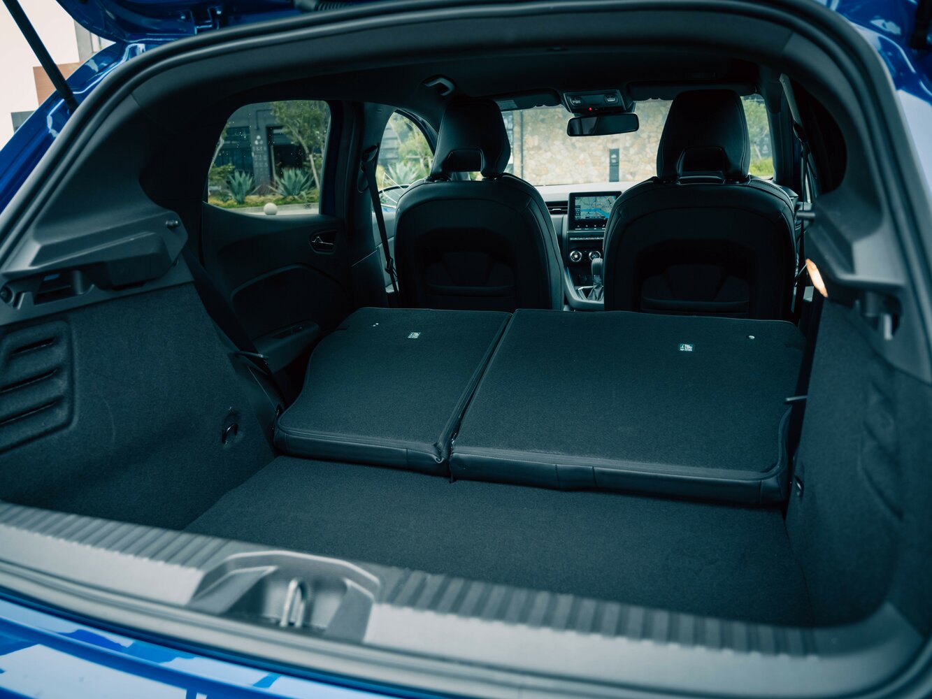 Renault Lutecia — справочные фотографии комплектации, Багажник