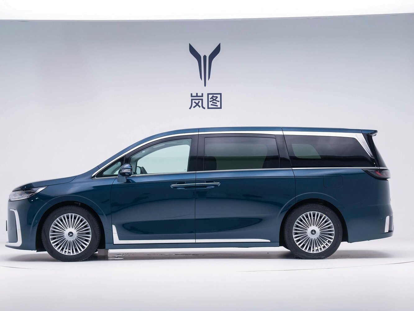 Voyah Dream PHEV 2025 Flagship