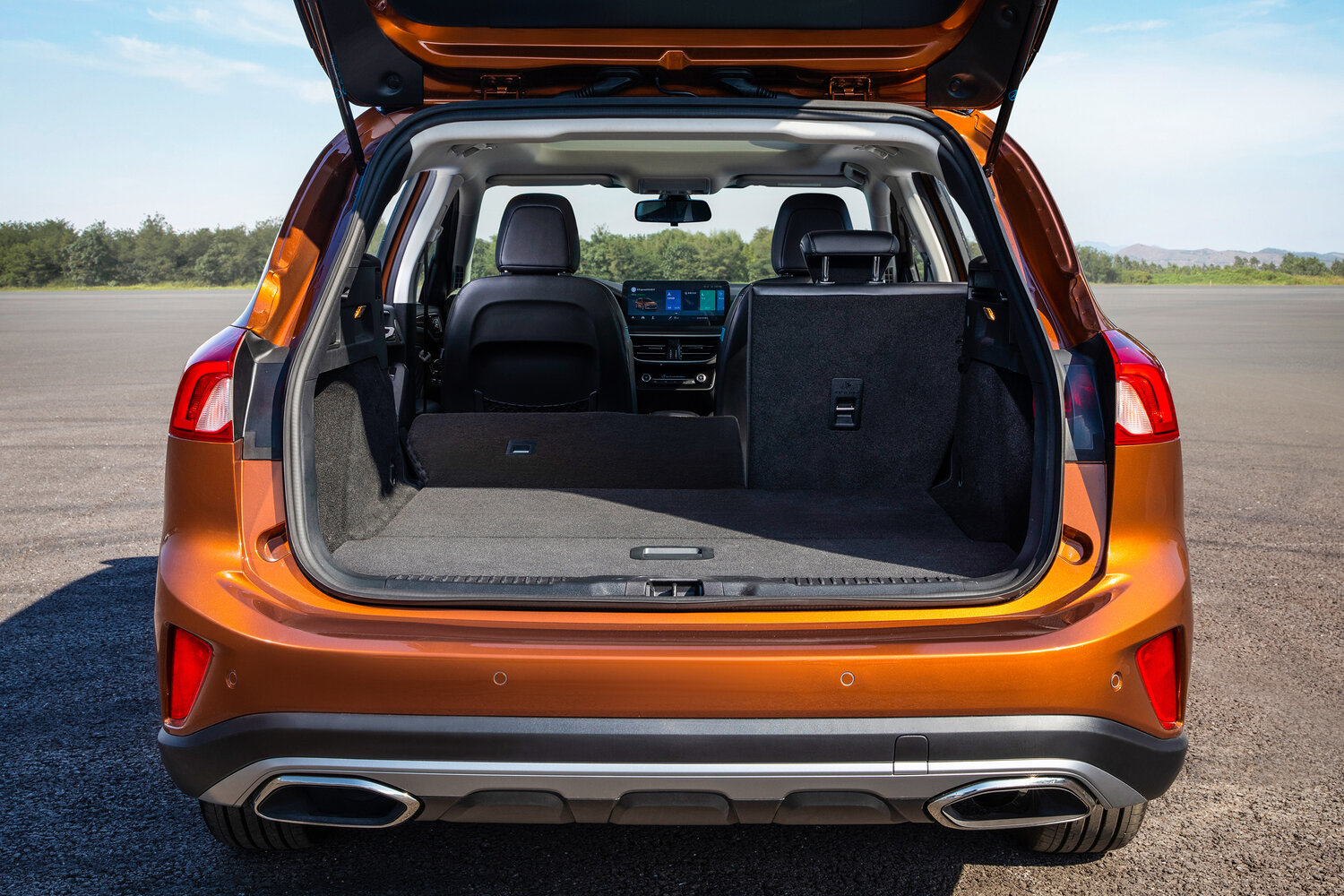 Ford Focus — справочные фотографии комплектации, Багажник