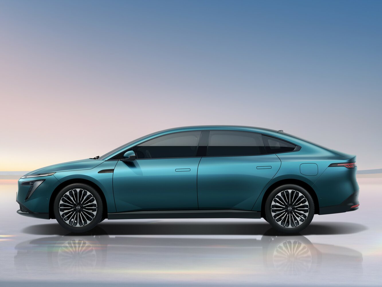 Nissan N7 — справочные фотографии комплектации, Сбоку