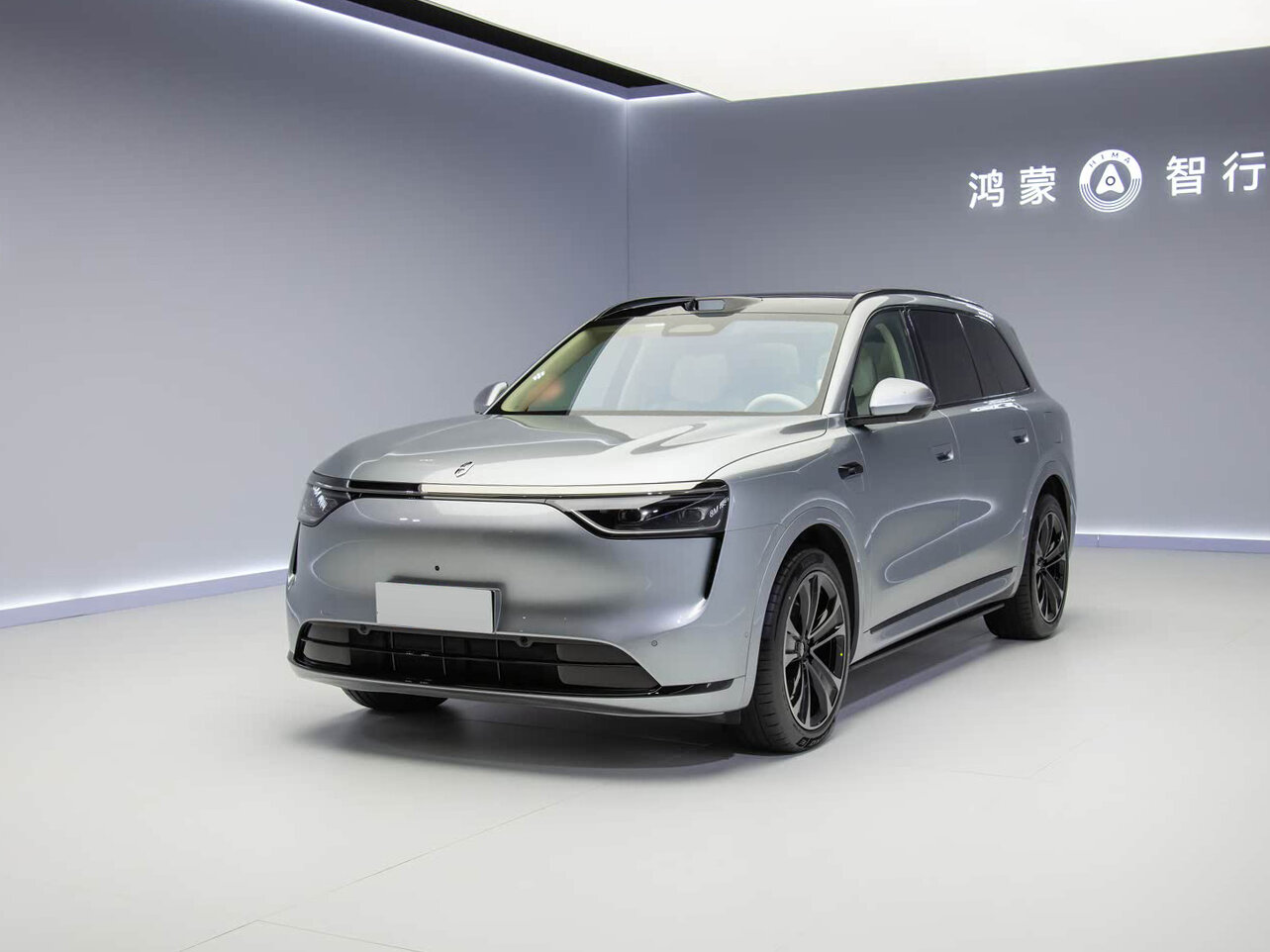Aito M8 2025 Ultra 53.4kWh 5 мест (192 )