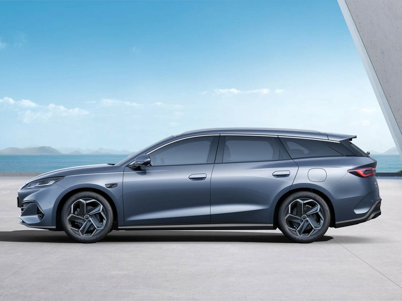 BYD Seal 06 — справочные фотографии комплектации, Сбоку