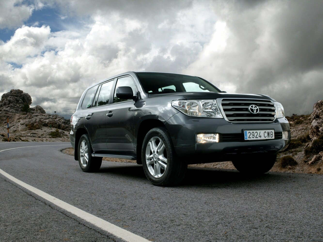 Toyota Land Cruiser 2011 5.7L AT 8 мест