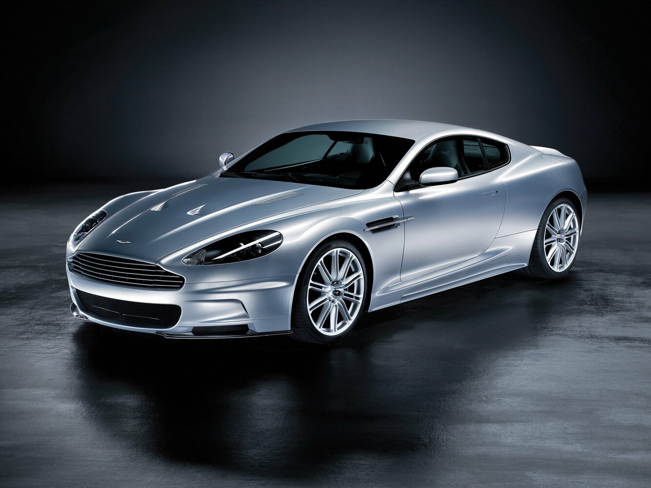 Aston Martin DBS — II поколение (2007–2012)