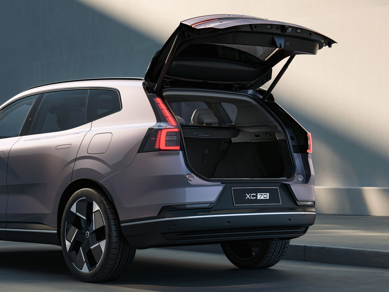 Volvo XC70 — справочные фотографии комплектации, Багажник
