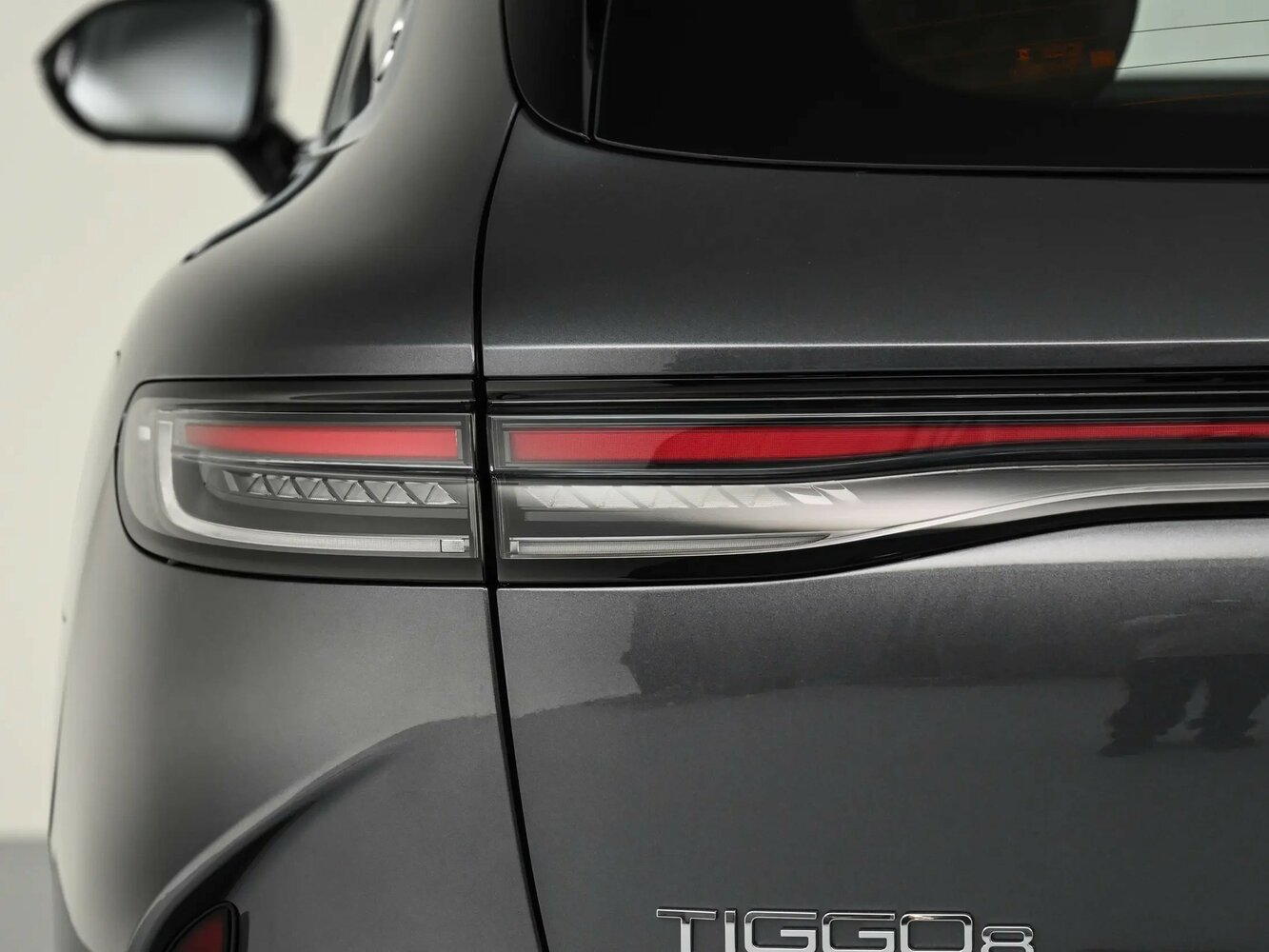 Chery Tiggo 8 — справочные фотографии комплектации, Задняя фара