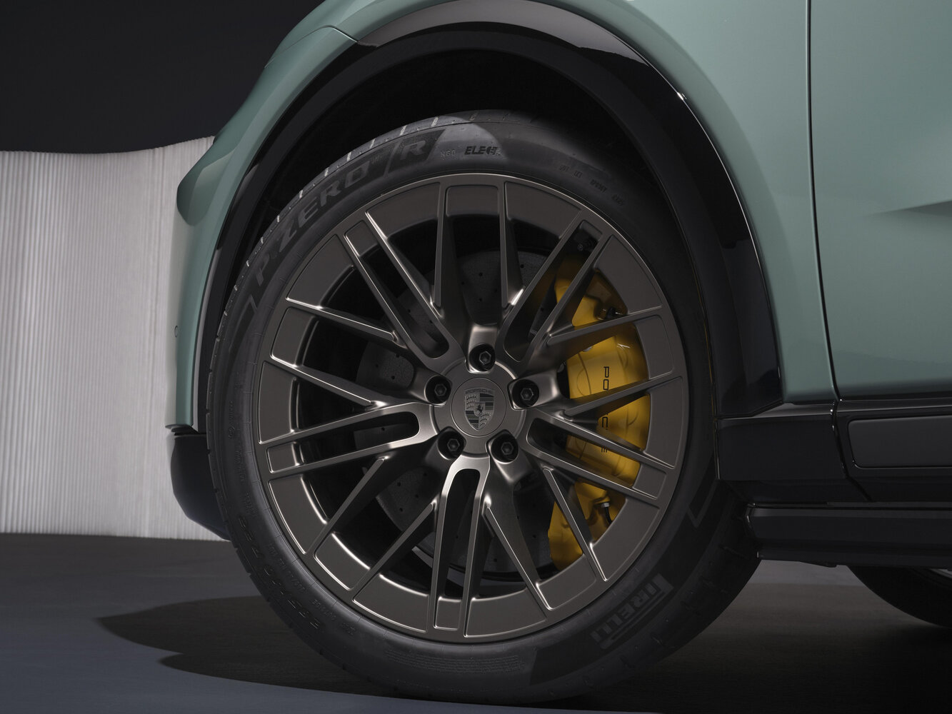 Porsche Cayenne — справочные фотографии комплектации, Диск