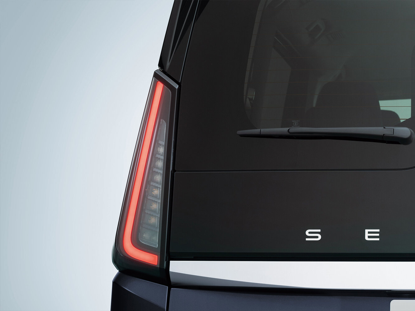 Nissan Serena e− V