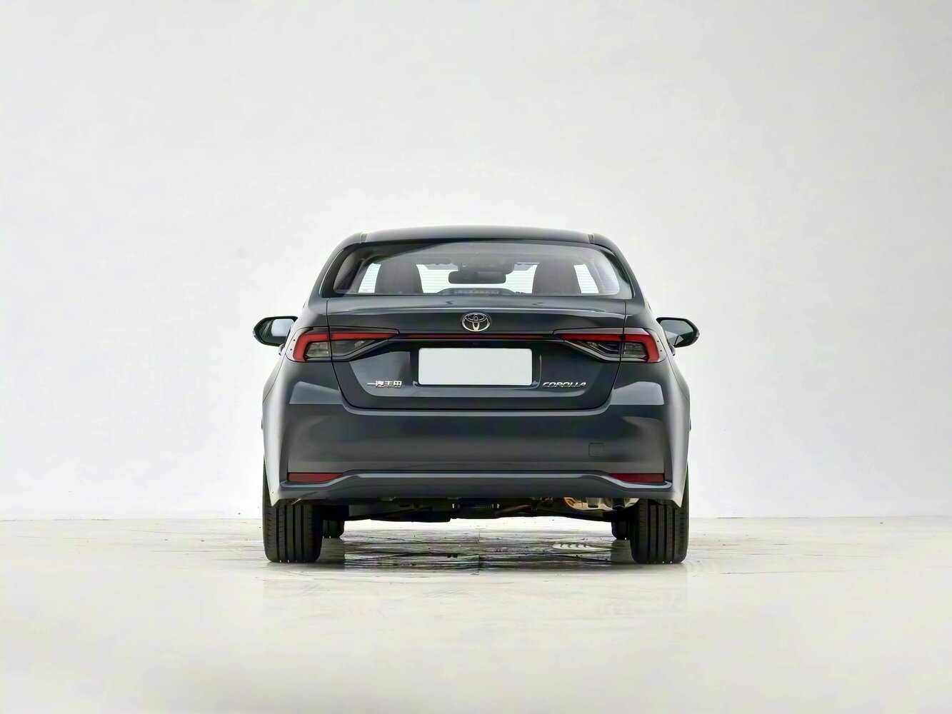 Toyota Corolla — справочные фотографии комплектации, Сзади