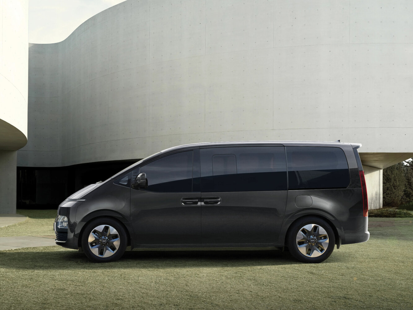 Hyundai Staria Modern