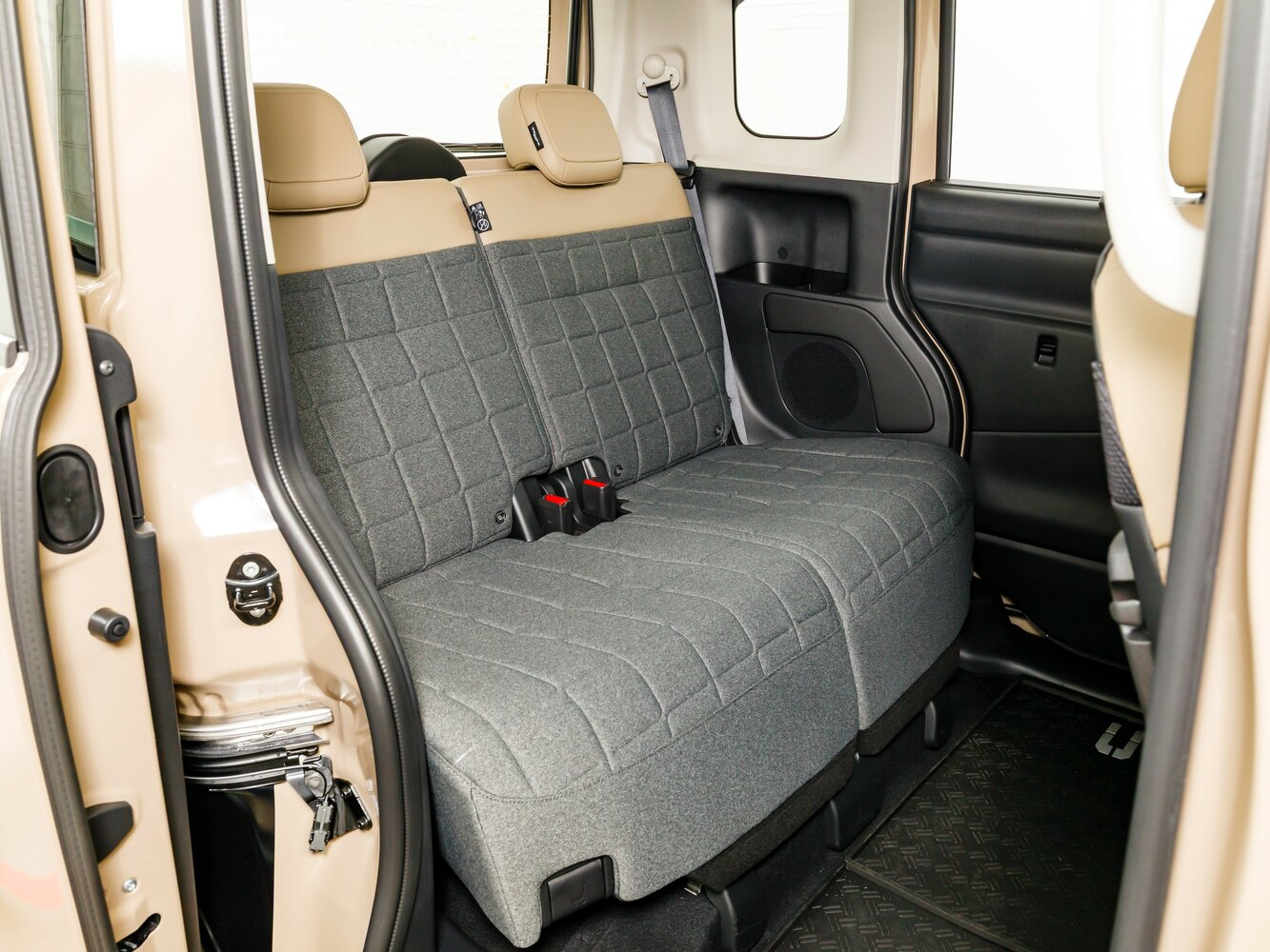 Mitsubishi Delica Mini T