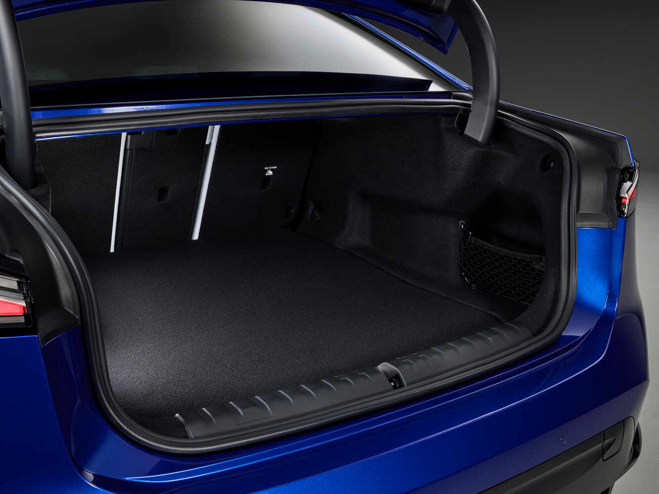 BMW i3 — справочные фотографии комплектации, Багажник