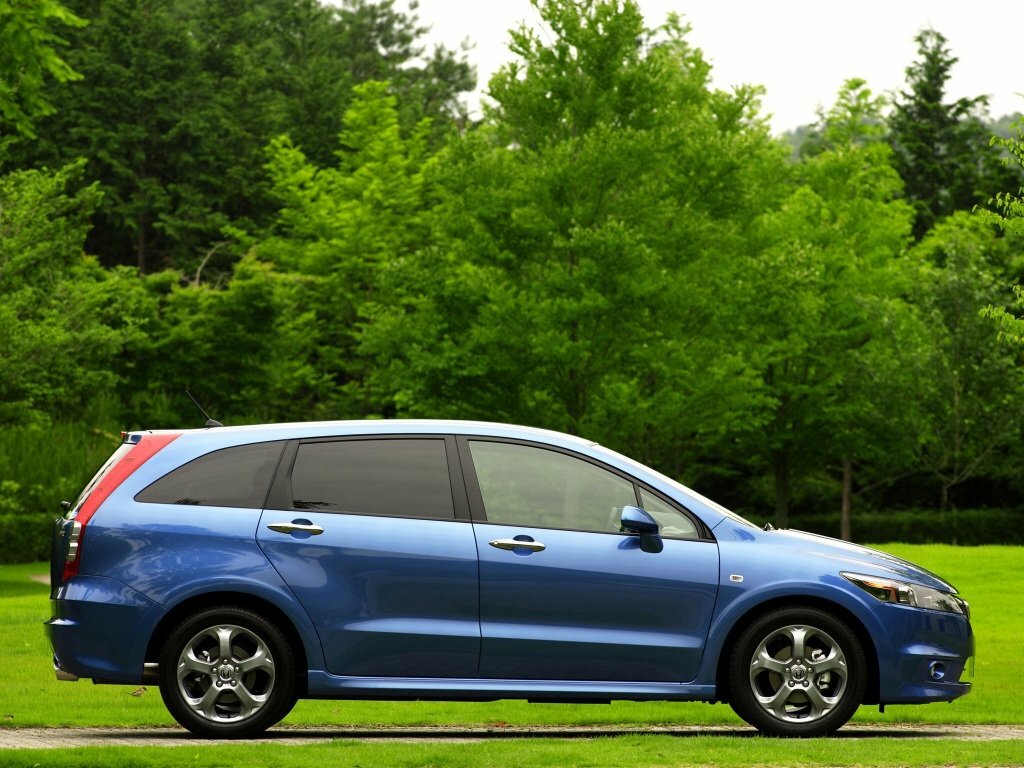 Honda Stream — справочные фотографии комплектации, Сбоку