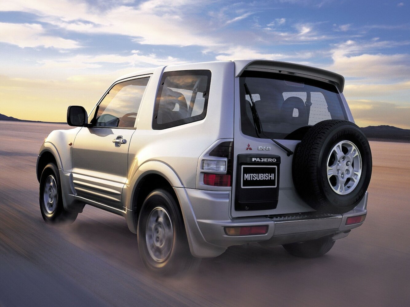 Mitsubishi Pajero −L