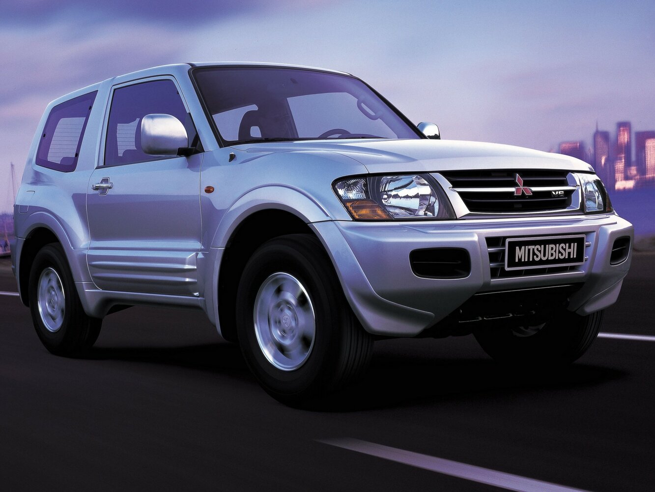Mitsubishi Pajero −L