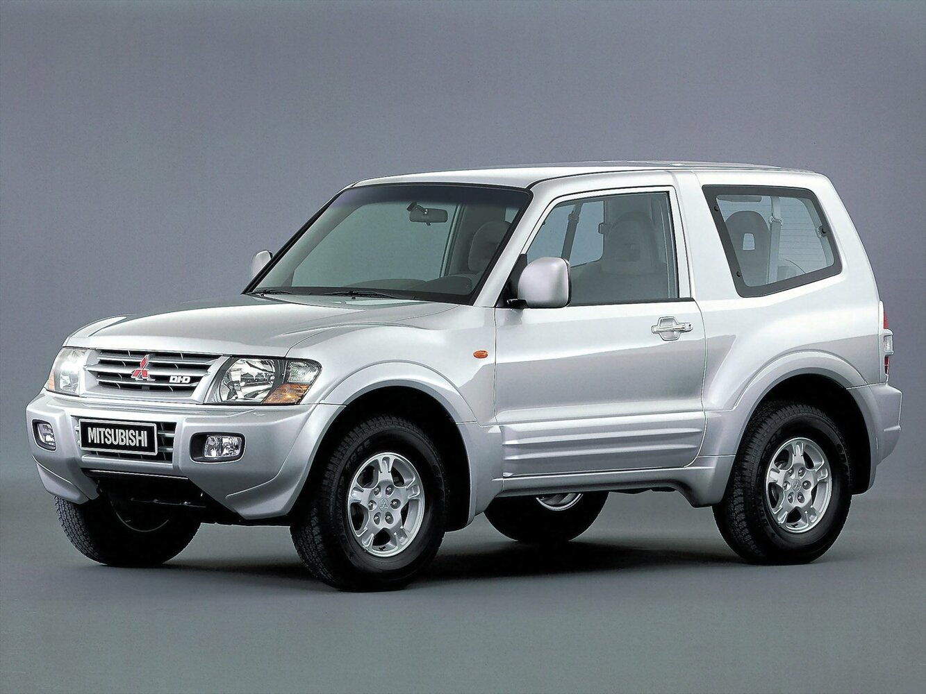 Mitsubishi Pajero −L