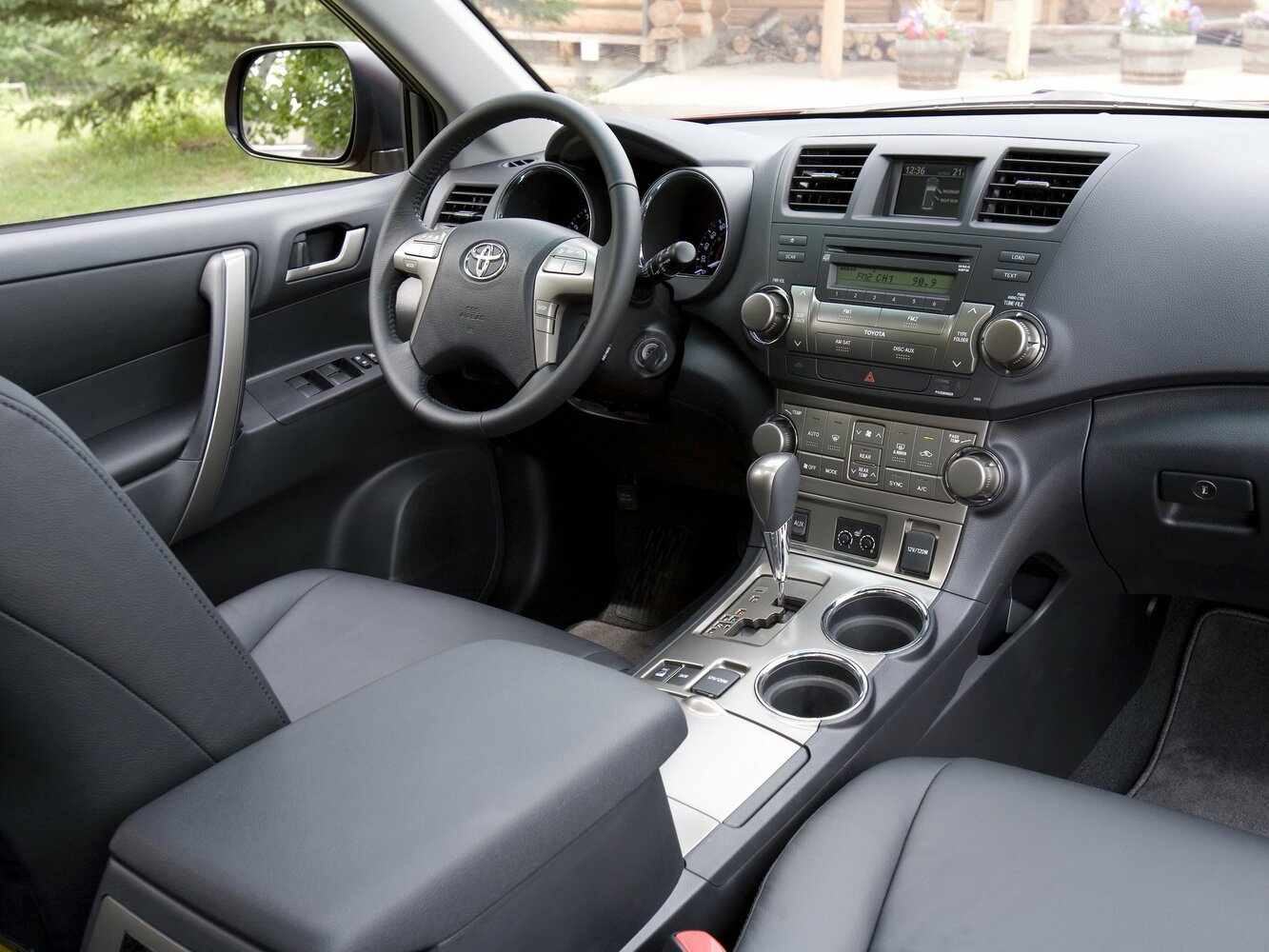 Toyota Highlander 2009 2.7L 7 мест