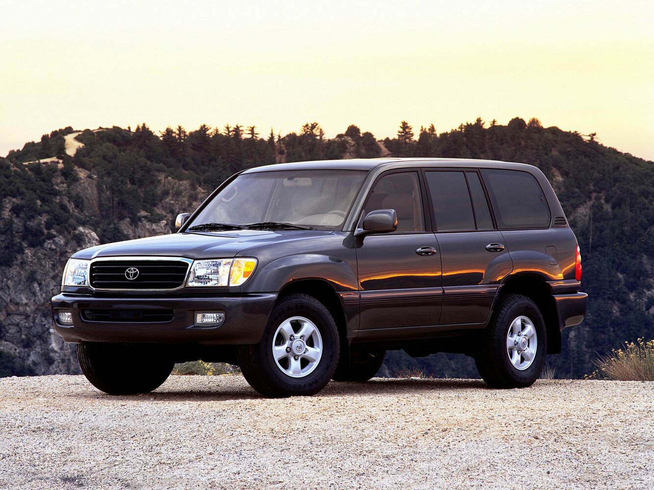 Toyota Land Cruiser — 100 Series (1998–2002)