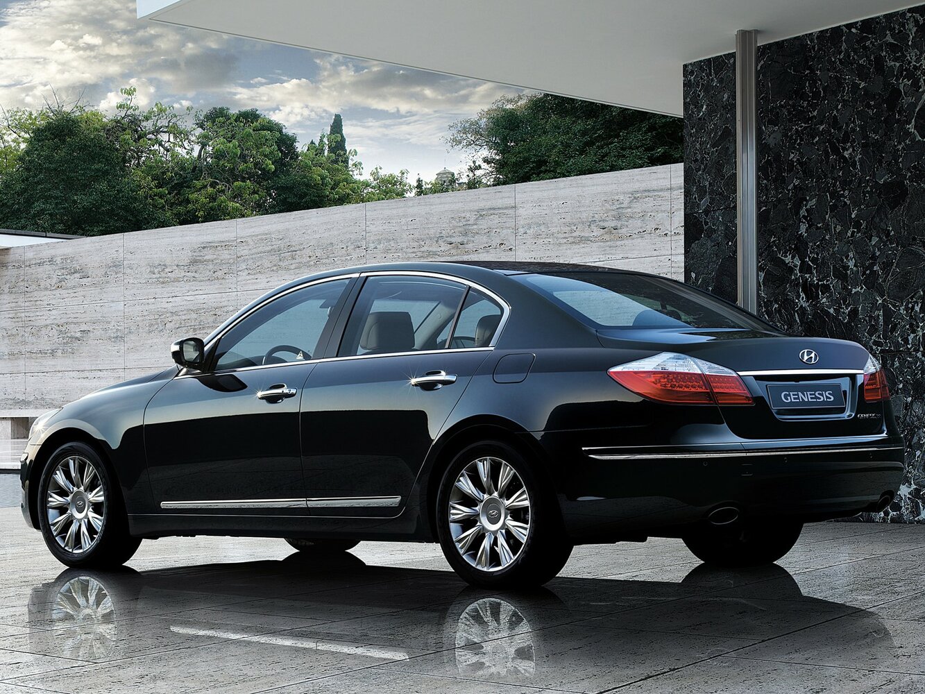 Hyundai Genesis BH330