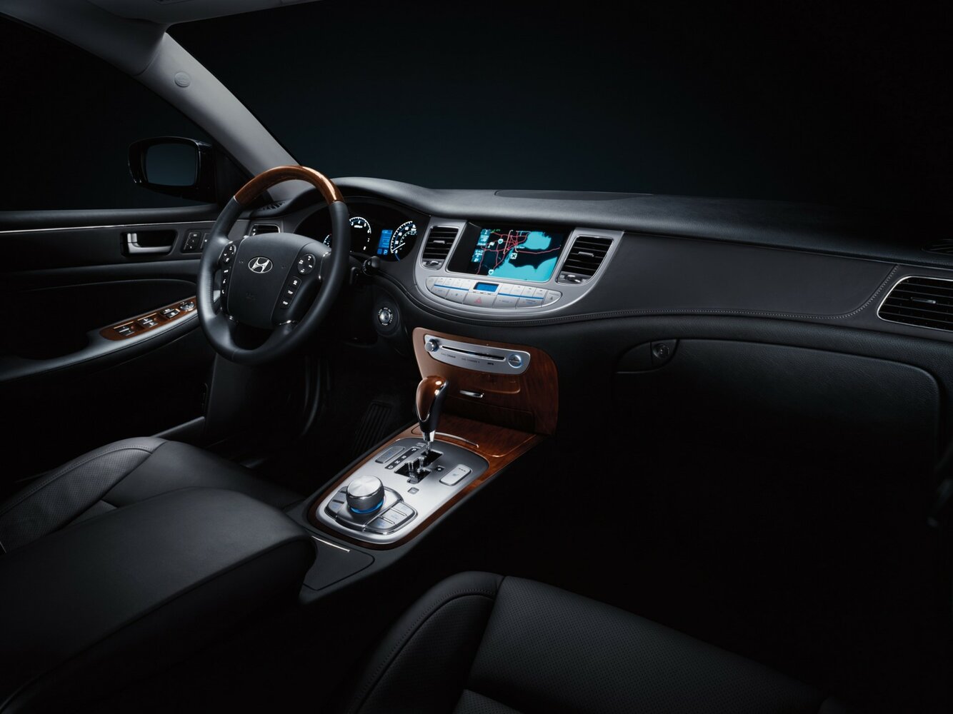 Hyundai Genesis BH330