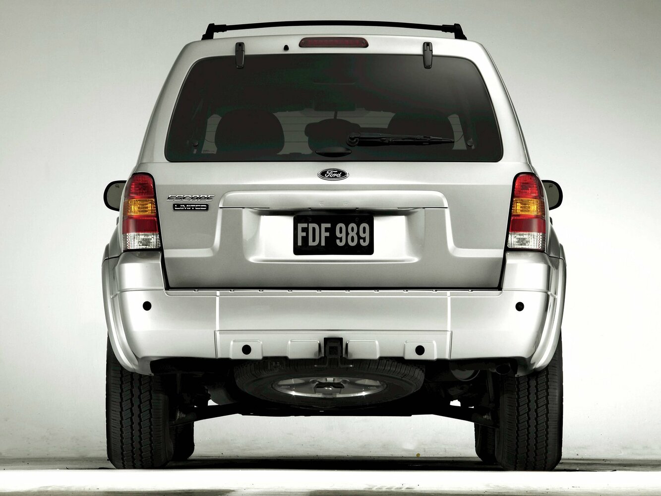 Ford Escape — справочные фотографии комплектации, Сзади