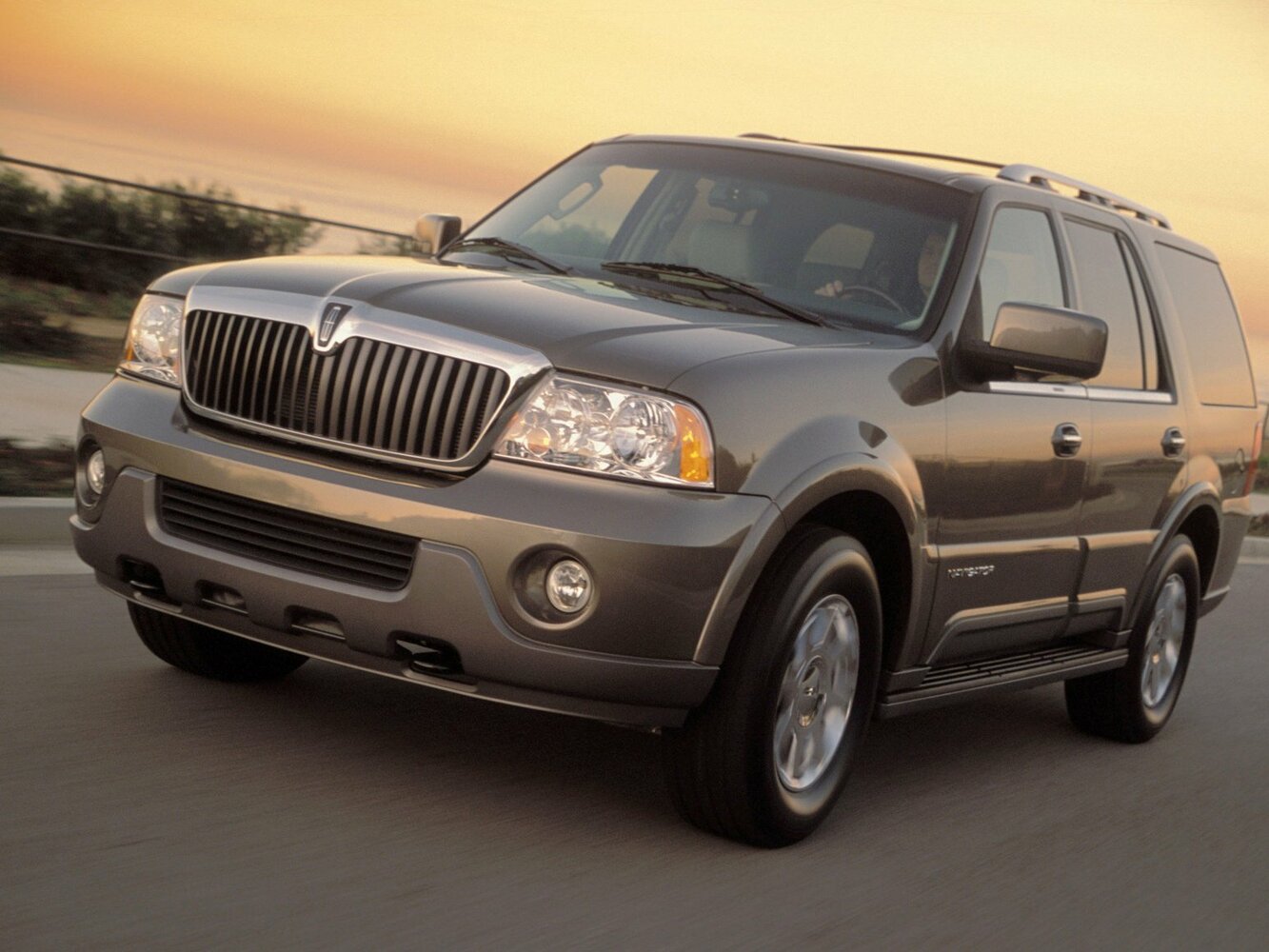 Lincoln Navigator — II поколение (2002–2006)