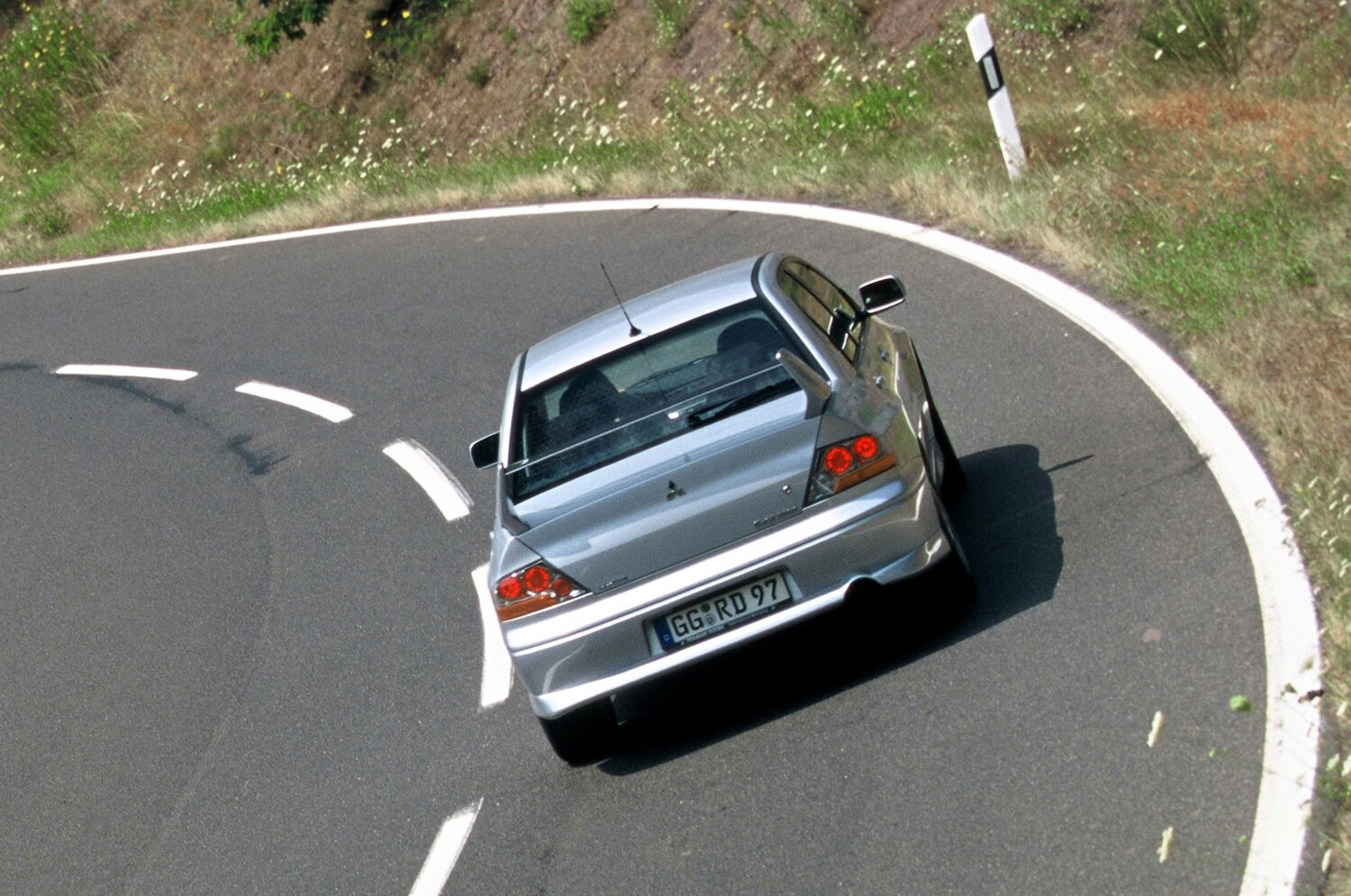 Mitsubishi Lancer Evolution — справочные фотографии комплектации, Сзади