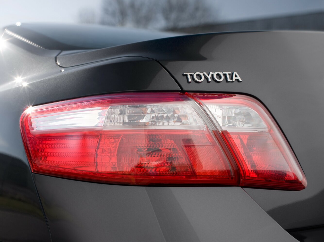 Toyota Camry — справочные фотографии комплектации, Задняя фара